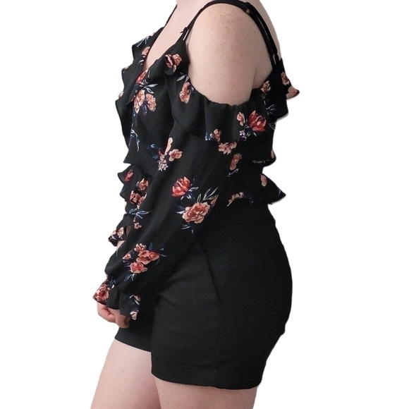 COLD Shoulder Cropped Black Floral Flowy Blouse Top - Picture 3 of 8